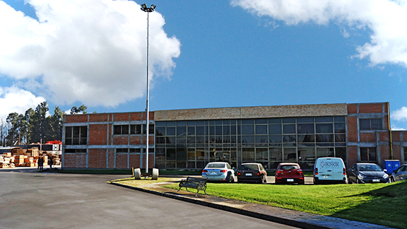 Planta productiva de Refractarios Iunge, salida norte de Santiago